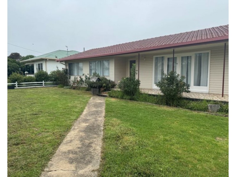 48 Mossman Street, Armidale NSW 2350