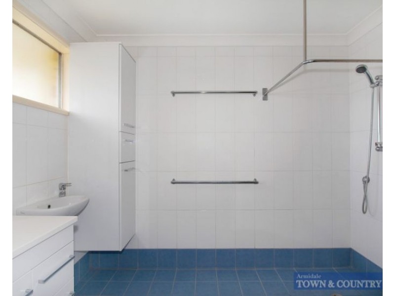 8 Carey Avenue, Armidale NSW 2350