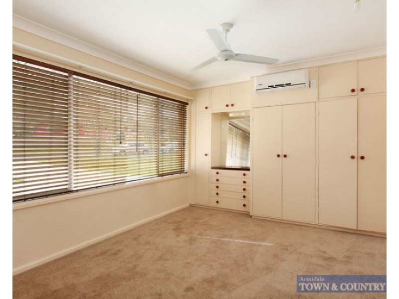 8 Carey Avenue, Armidale NSW 2350