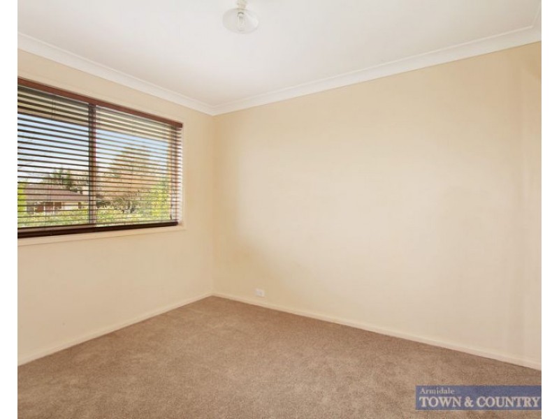 8 Carey Avenue, Armidale NSW 2350