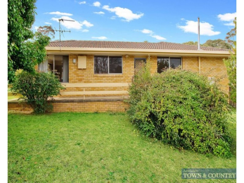 8 Carey Avenue, Armidale NSW 2350