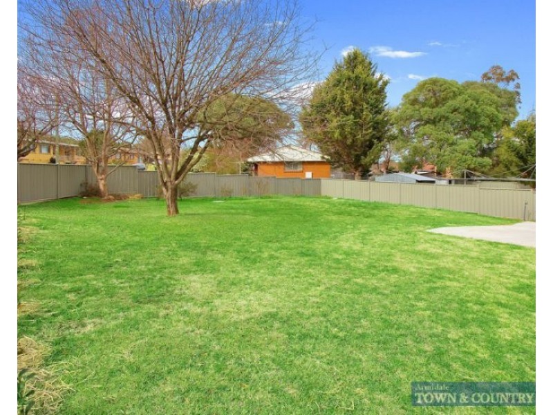 8 Carey Avenue, Armidale NSW 2350