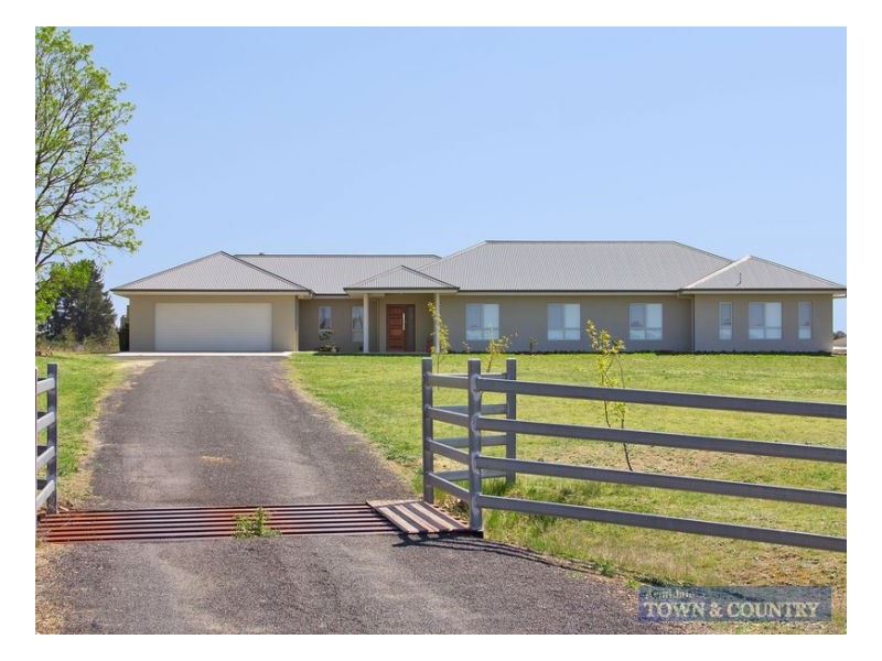 29 Macleay Way, Armidale NSW 2350
