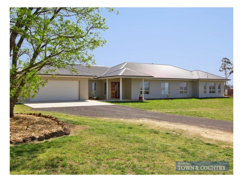 29 Macleay Way, Armidale NSW 2350