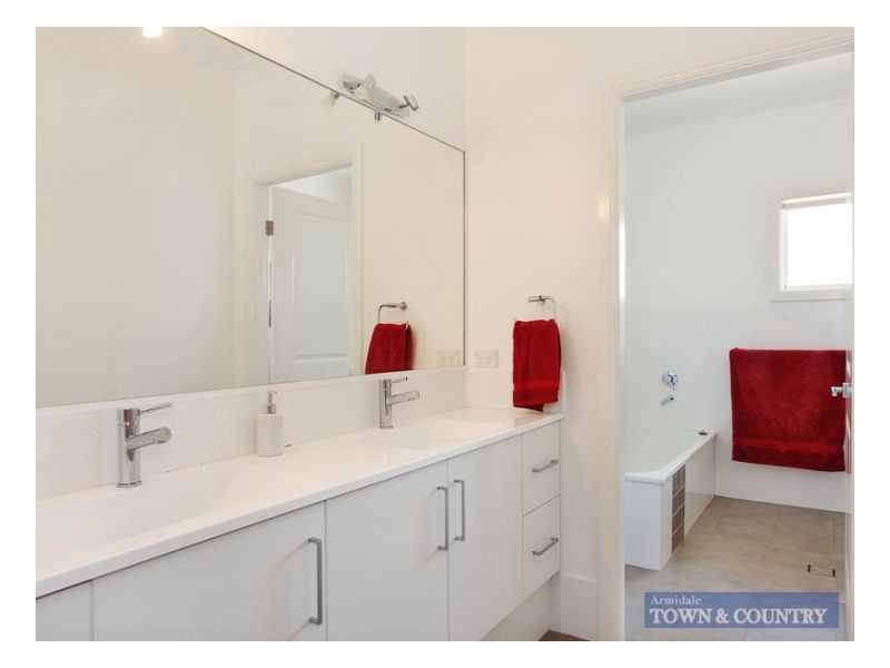 29 Macleay Way, Armidale NSW 2350