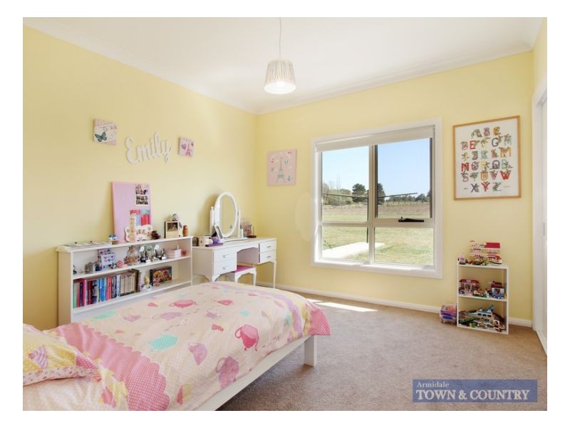 29 Macleay Way, Armidale NSW 2350