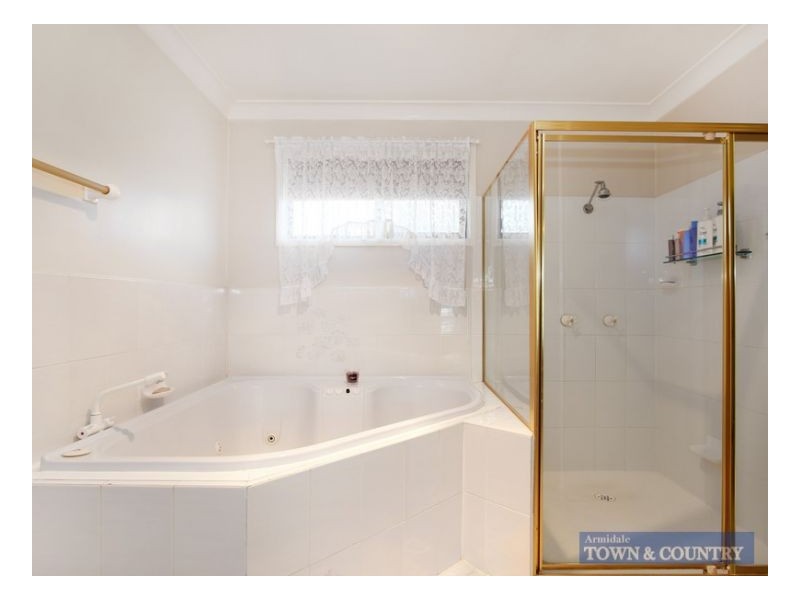 4 Oaktree Drive, Armidale NSW 2350