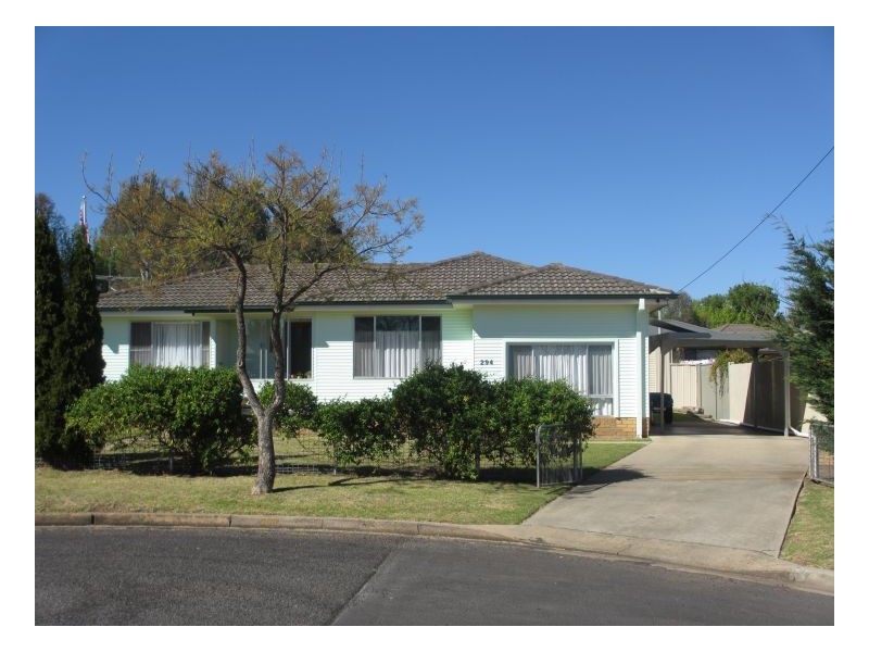 294 Rusden Street, Armidale NSW 2350