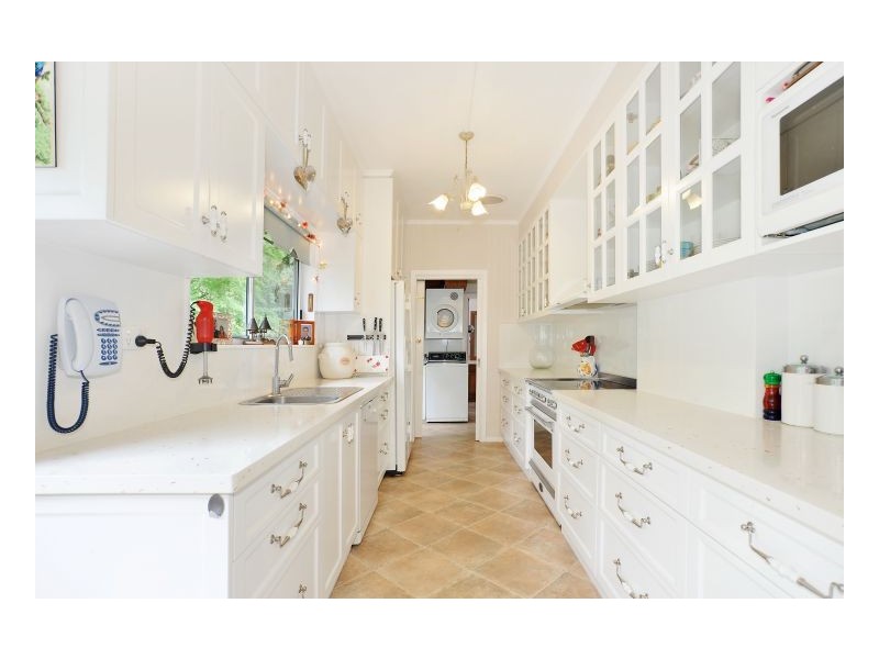 2 Lynches Road, Armidale NSW 2350