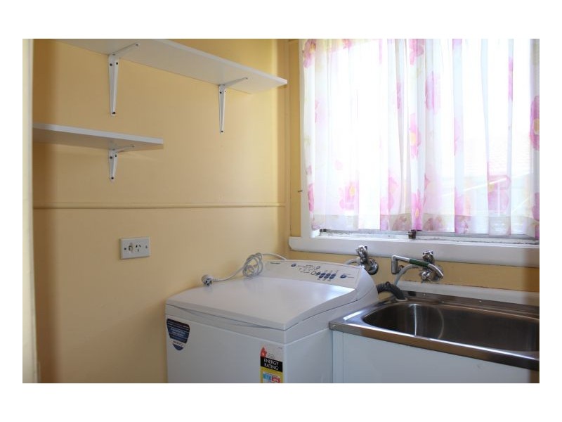 2/75 Dumaresq Street, Armidale NSW 2350