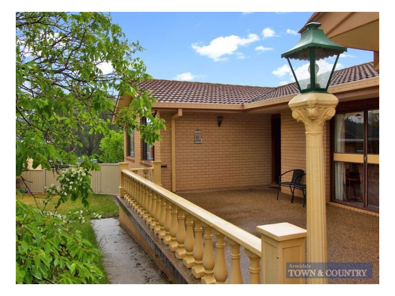 6 Tamar Place, Armidale NSW 2350