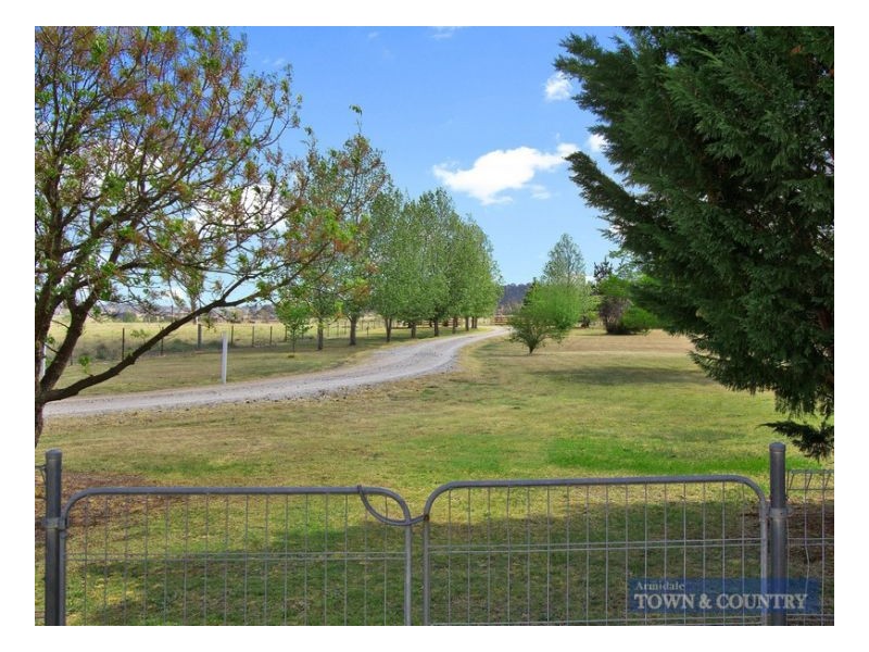 911 Castledoyle Road, Armidale NSW 2350