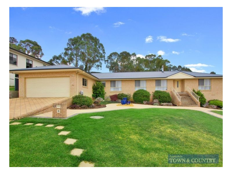 17 McCarthy Crescest, Armidale NSW 2350