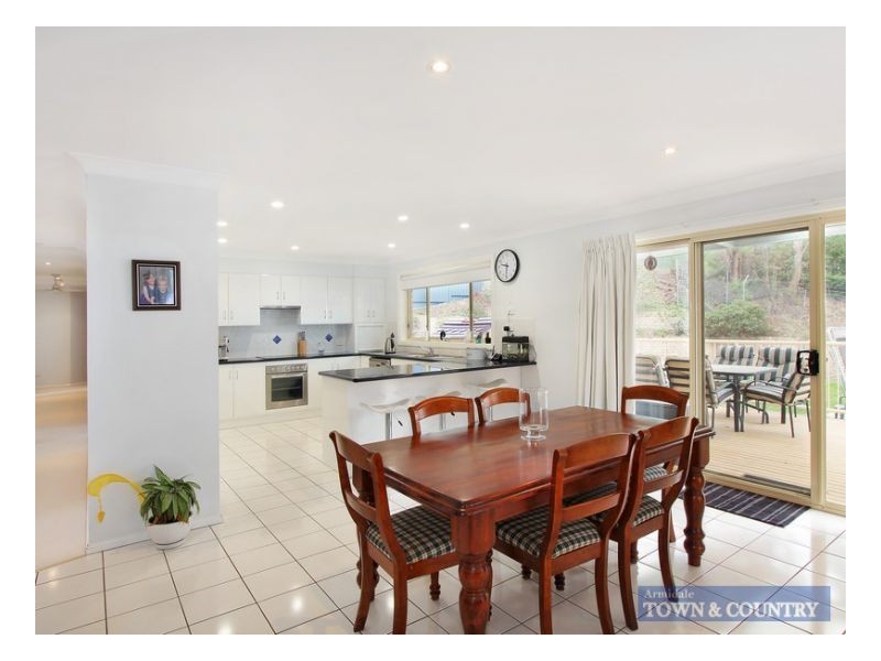17 McCarthy Crescest, Armidale NSW 2350