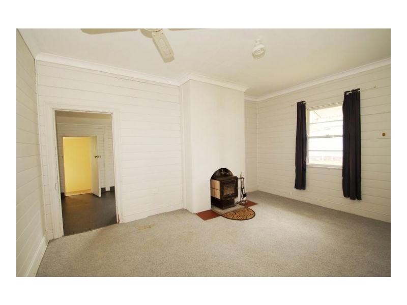 75 Mossman Street, Armidale NSW 2350