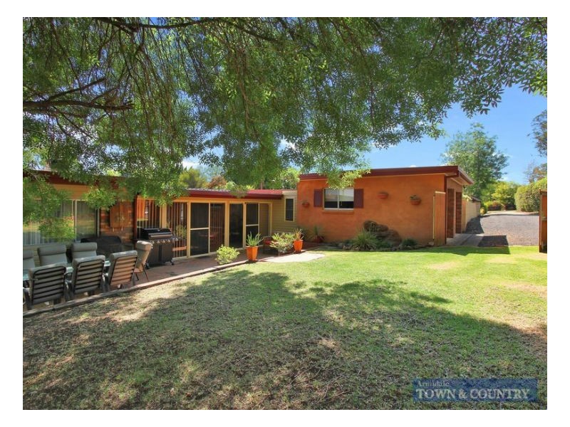 6 Turner Street, Armidale NSW 2350