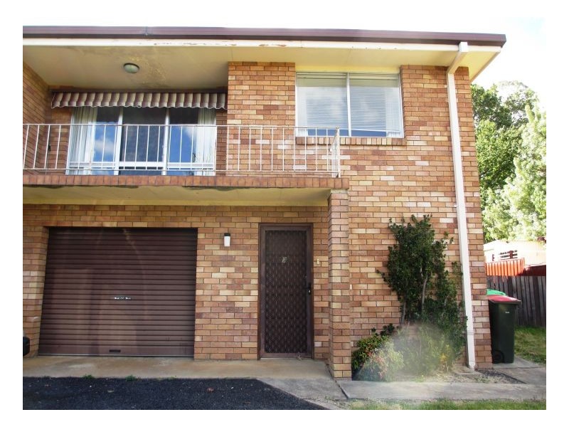 2/5 Oak Tree Drive, Armidale NSW 2350