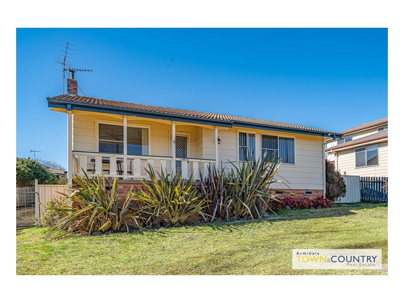 31 Malpas Street, Guyra NSW 2365