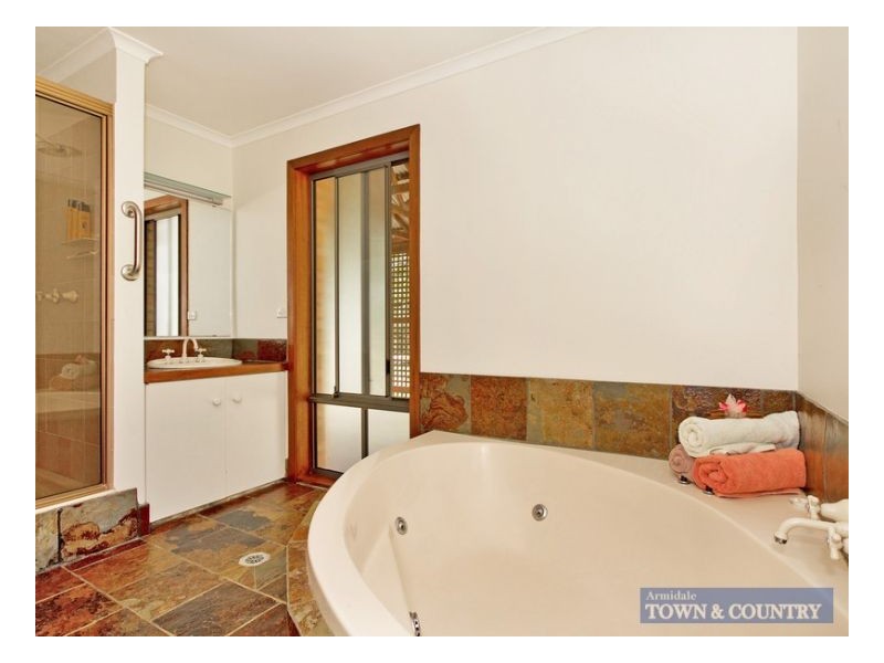 33 Tulong Road, Armidale NSW 2350