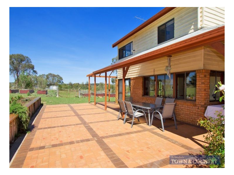 33 Tulong Road, Armidale NSW 2350
