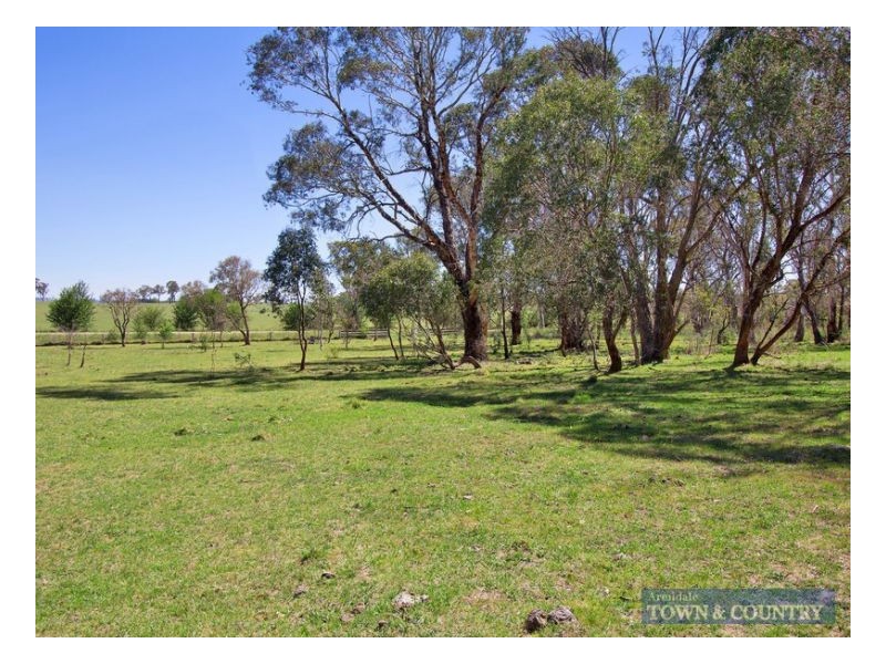 33 Tulong Road, Armidale NSW 2350