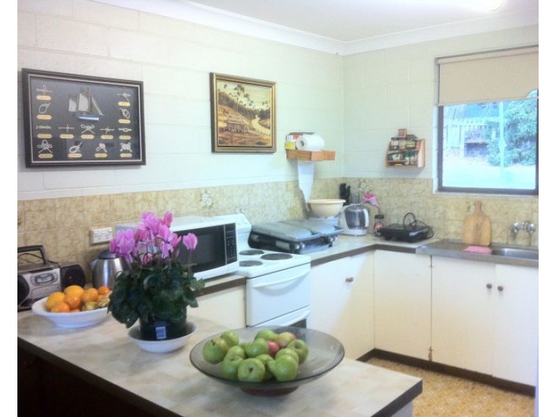 2/2 Bishop Crescent, Armidale NSW 2350