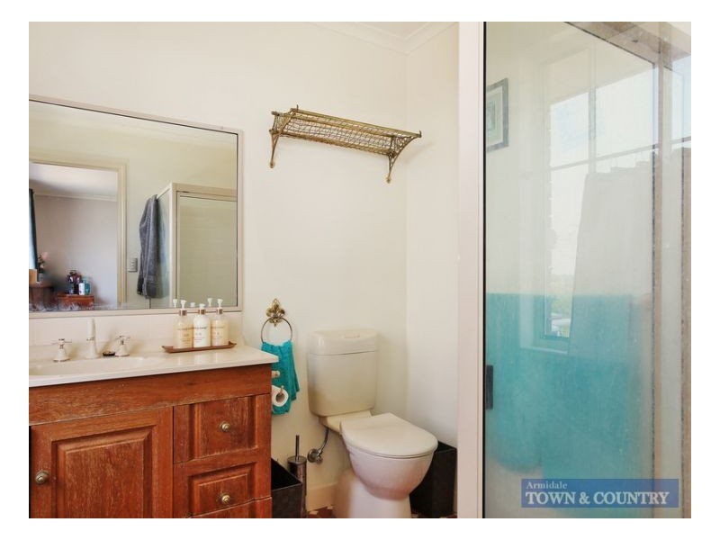 1. Manning Court, Armidale NSW 2350