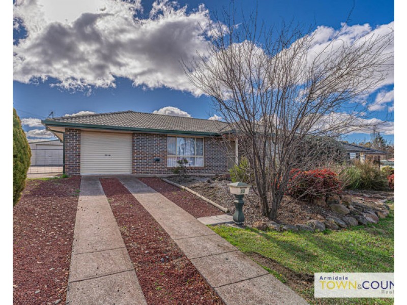 12 Evangelene Crescent, Armidale NSW 2350