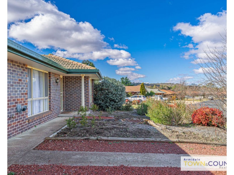 12 Evangelene Crescent, Armidale NSW 2350