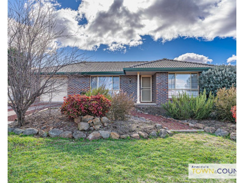 12 Evangelene Crescent, Armidale NSW 2350