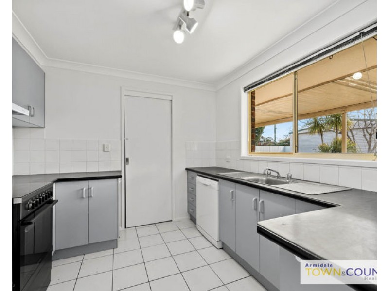 12 Evangelene Crescent, Armidale NSW 2350