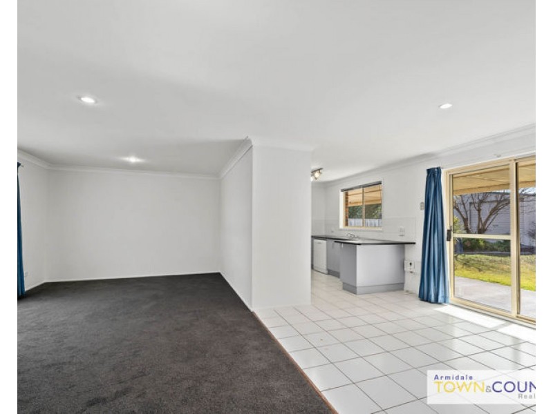 12 Evangelene Crescent, Armidale NSW 2350