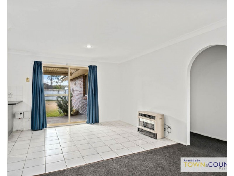 12 Evangelene Crescent, Armidale NSW 2350