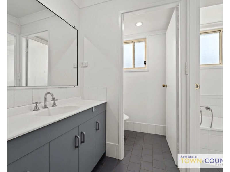 12 Evangelene Crescent, Armidale NSW 2350