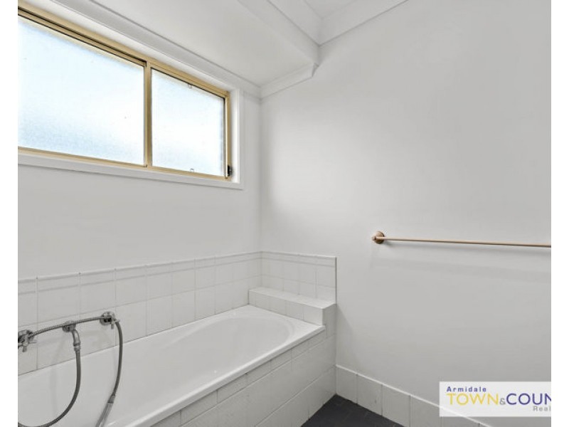 12 Evangelene Crescent, Armidale NSW 2350