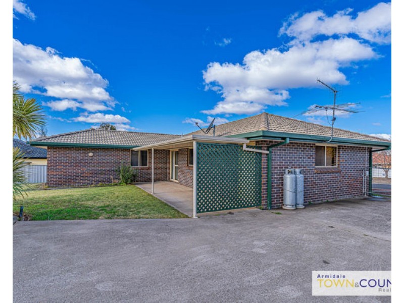 12 Evangelene Crescent, Armidale NSW 2350