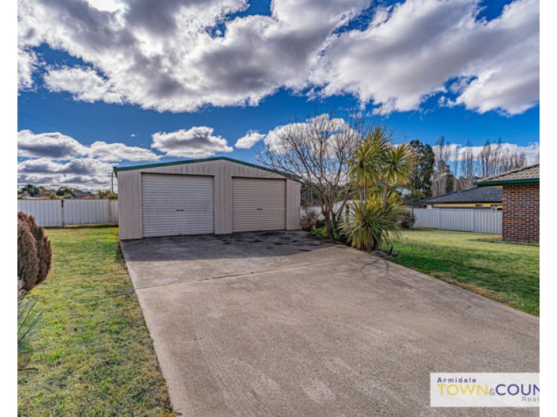 12 Evangelene Crescent, Armidale NSW 2350