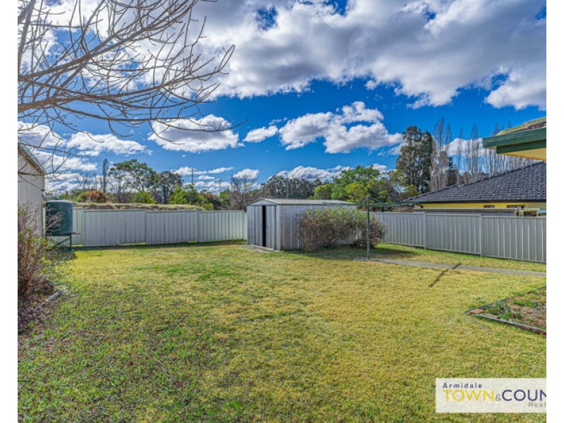 12 Evangelene Crescent, Armidale NSW 2350