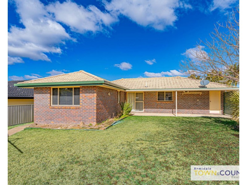 12 Evangelene Crescent, Armidale NSW 2350