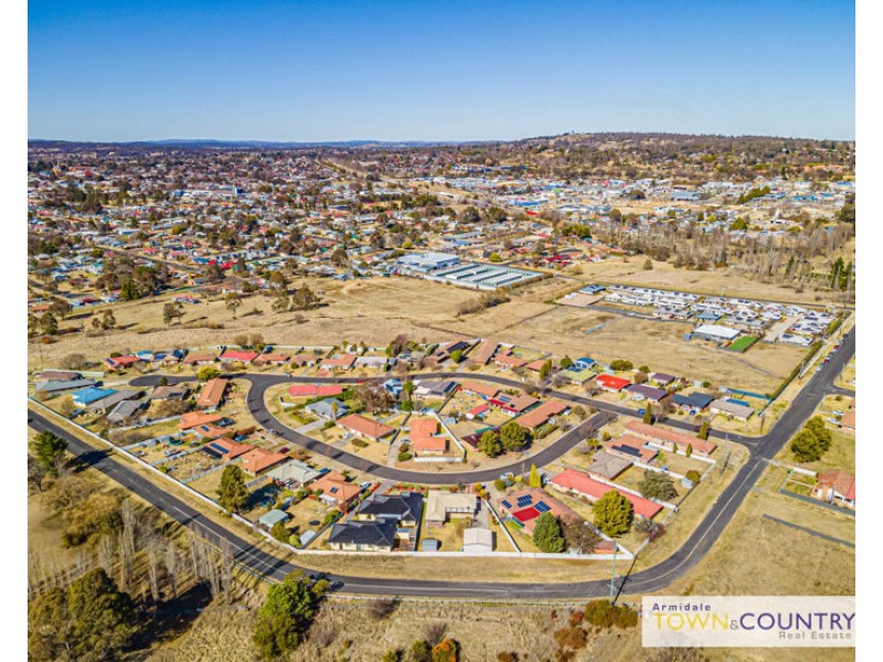 12 Evangelene Crescent, Armidale NSW 2350