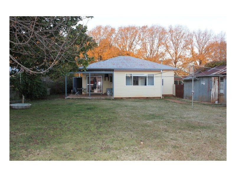 8 Marne Street, Guyra NSW 2365