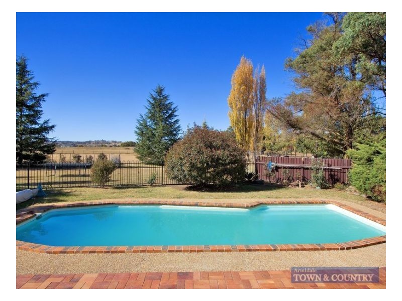 79 Pinegrove, Armidale NSW 2350