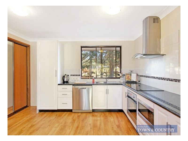 79 Pinegrove, Armidale NSW 2350