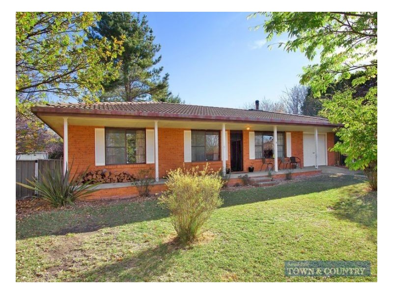 8 Hawthorne, Armidale NSW 2350