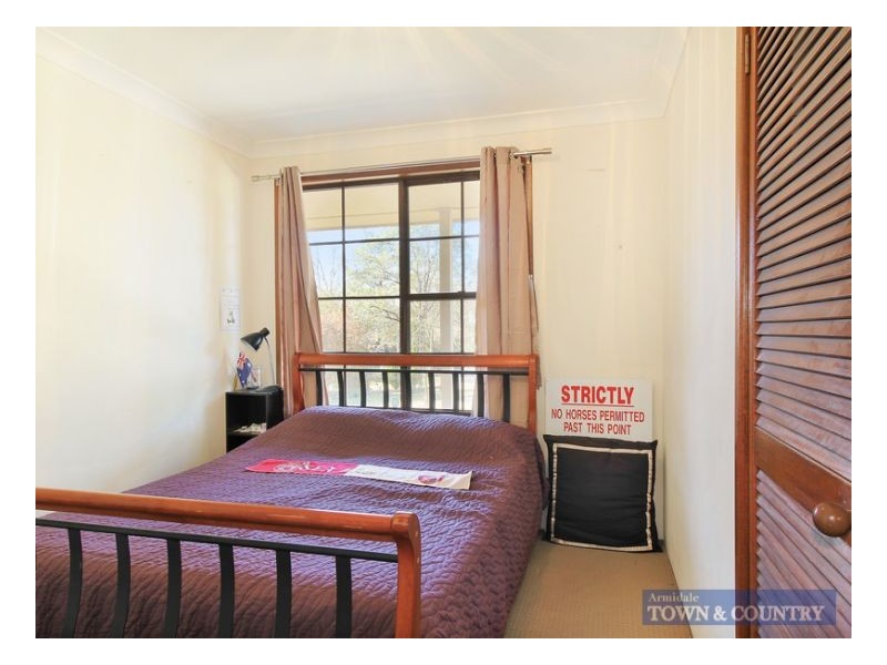 8 Hawthorne, Armidale NSW 2350