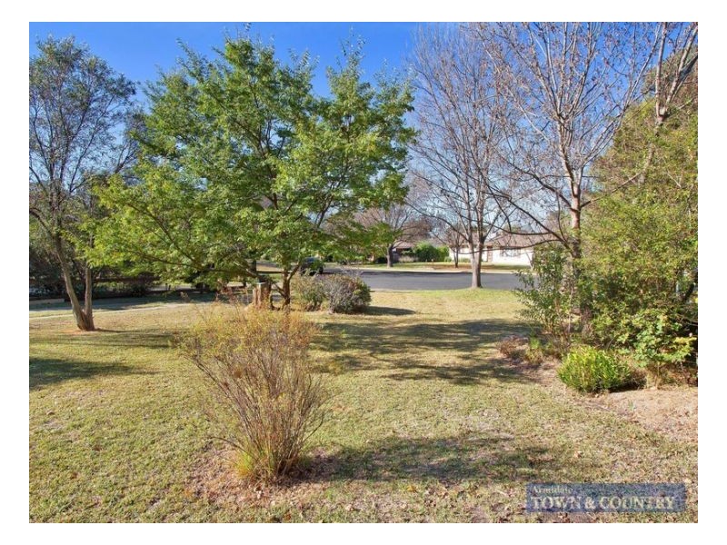 8 Hawthorne, Armidale NSW 2350