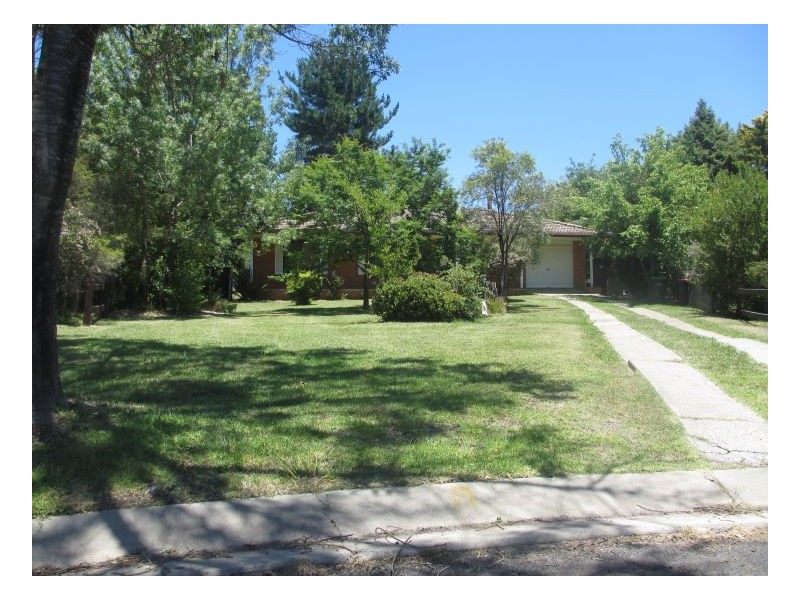 8 Hawthorne Close, Armidale NSW 2350