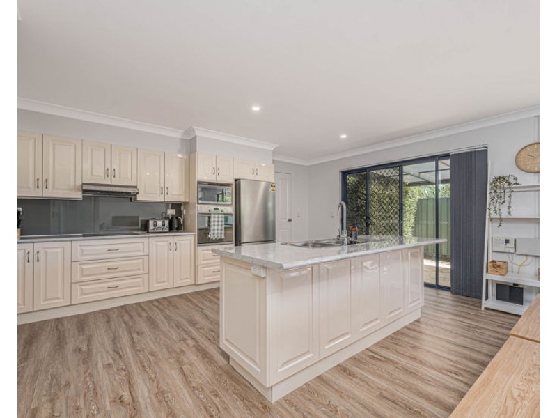 2/6 Grills Place, Armidale NSW 2350