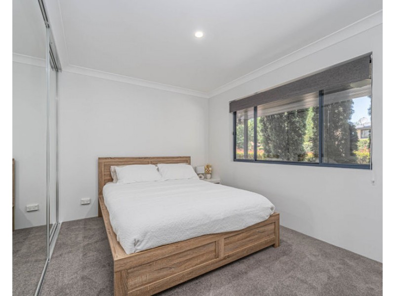 2/6 Grills Place, Armidale NSW 2350