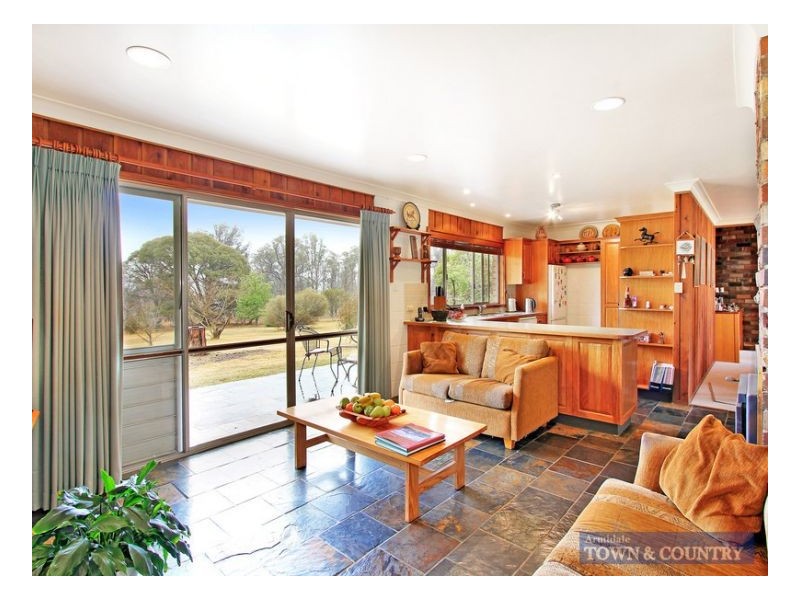 73 Kintyre Road, Armidale NSW 2350